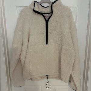 White/cream puffer jacket
